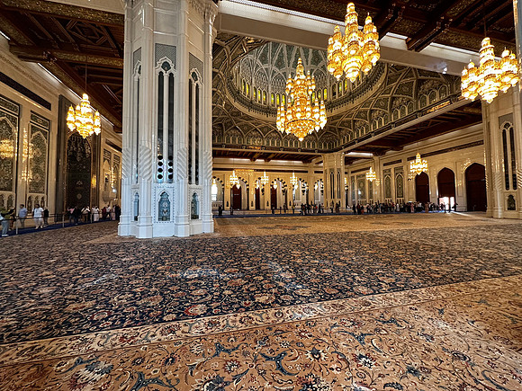 Sultan Qaboos Grand Mosque - Muscat