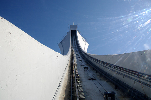 Montreal Olympic Stadium, Taking the cable car to the top
